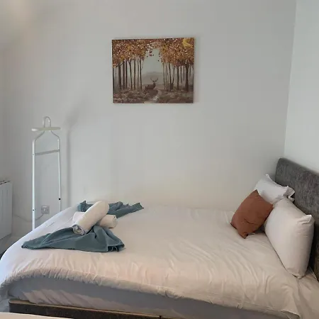 Eyre Square Lane Budget Guest house
