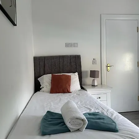 19 Eyre Square Lane *
